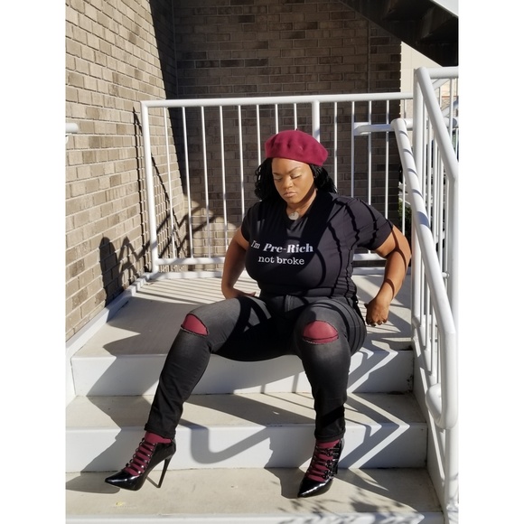 Women's Burgundy Felt Beret - Picture 2 of 6